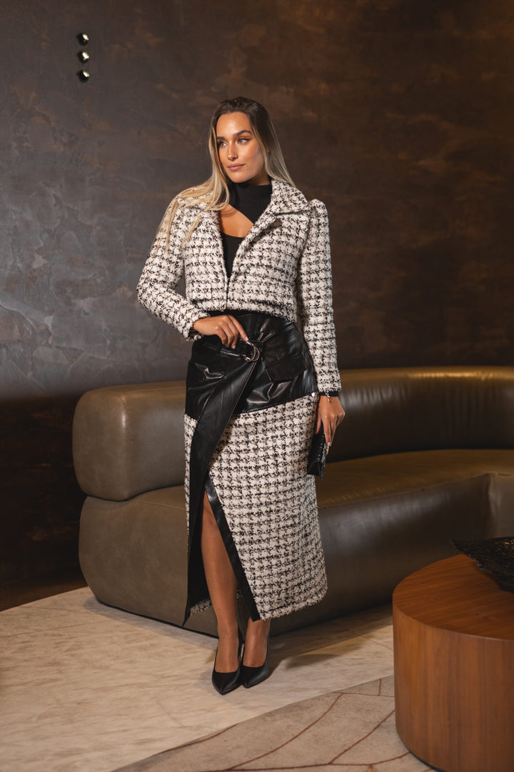 BLAZER CURTO EM TWEED PRETO E BRANCO MISS YOU