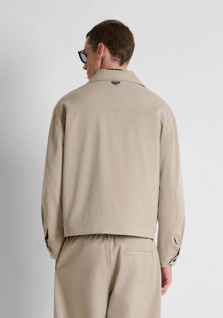 Casaco curto bege relaxed fit com placa metálica Antony Morato