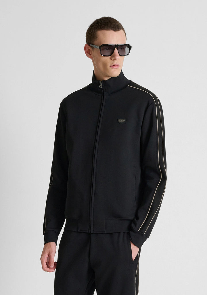 CASACO JOGGER PRETO COM CONTRASTE ANTONY MORATO
