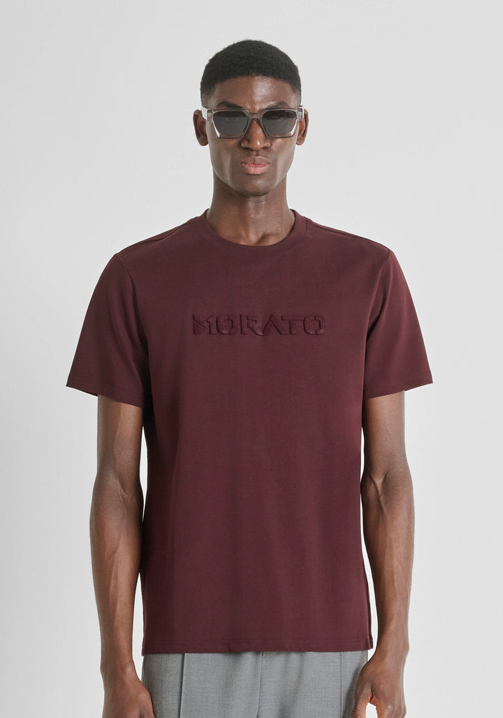 T-SHIRT REGULAR FIT BORDEAUX COM LOGÓTIPO ANTONY MORATO