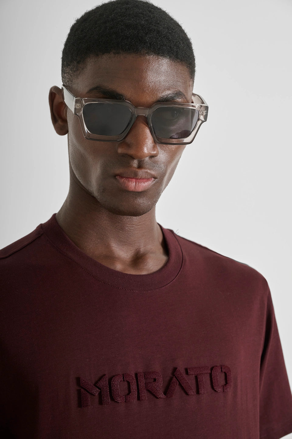 T-SHIRT REGULAR FIT BORDEAUX COM LOGÓTIPO ANTONY MORATO