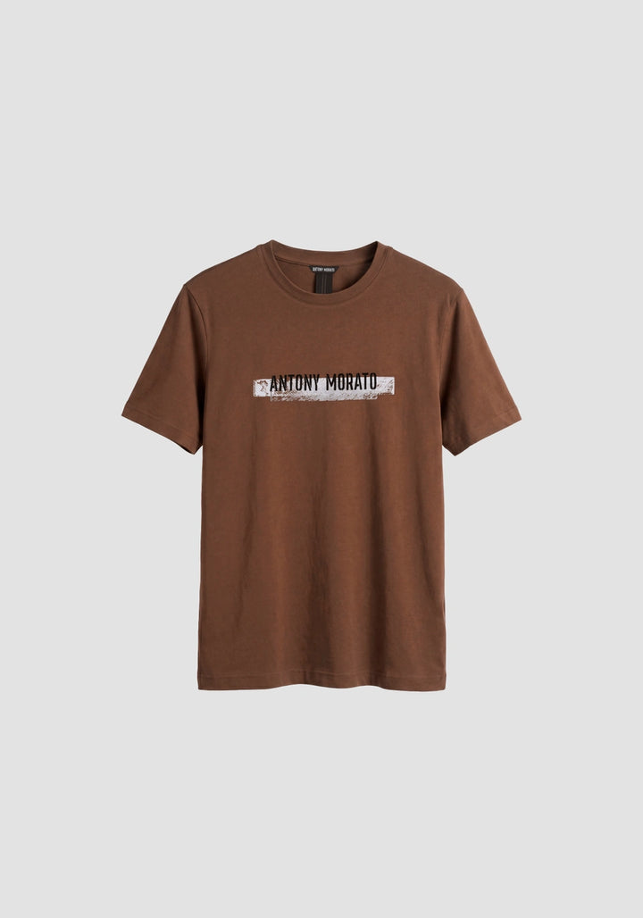 T-SHIRT CASTANHA COM ESTAMPADO FRONTAL ANTONY MORATO