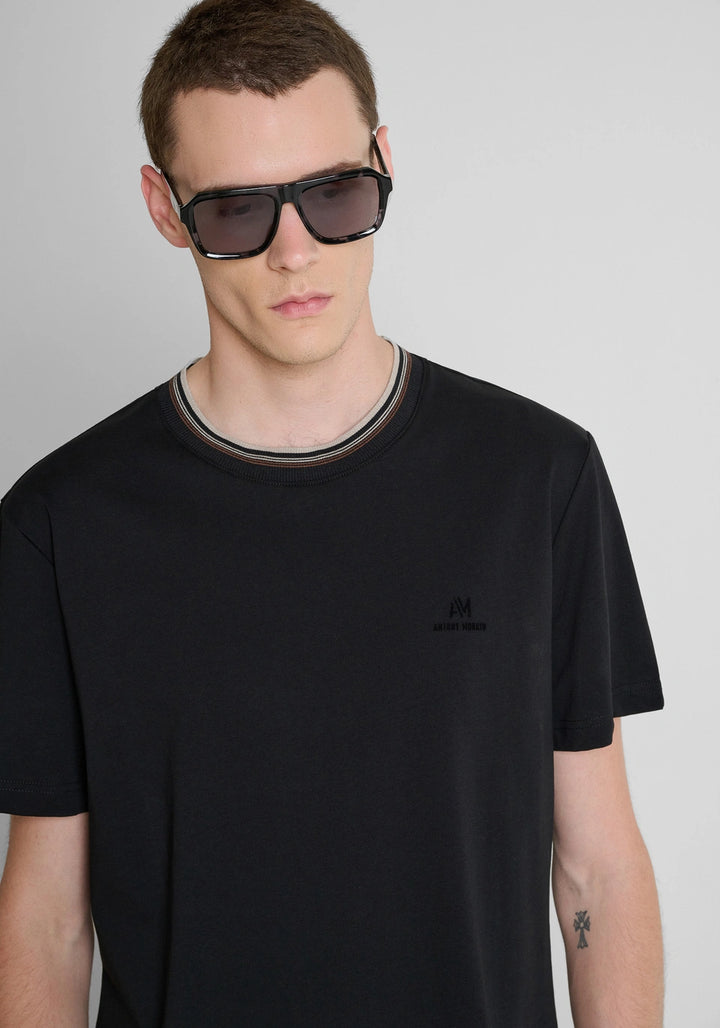 T-SHIRT PRETA COM GOLA EM CONTRASTE ANTONY MORATO