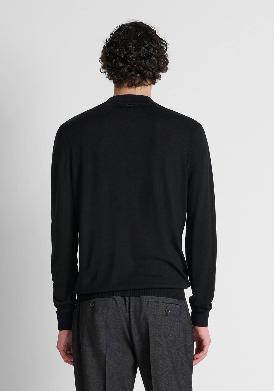 CAMISOLA PRETA DECOTE REDONDO ANTONY MORATO