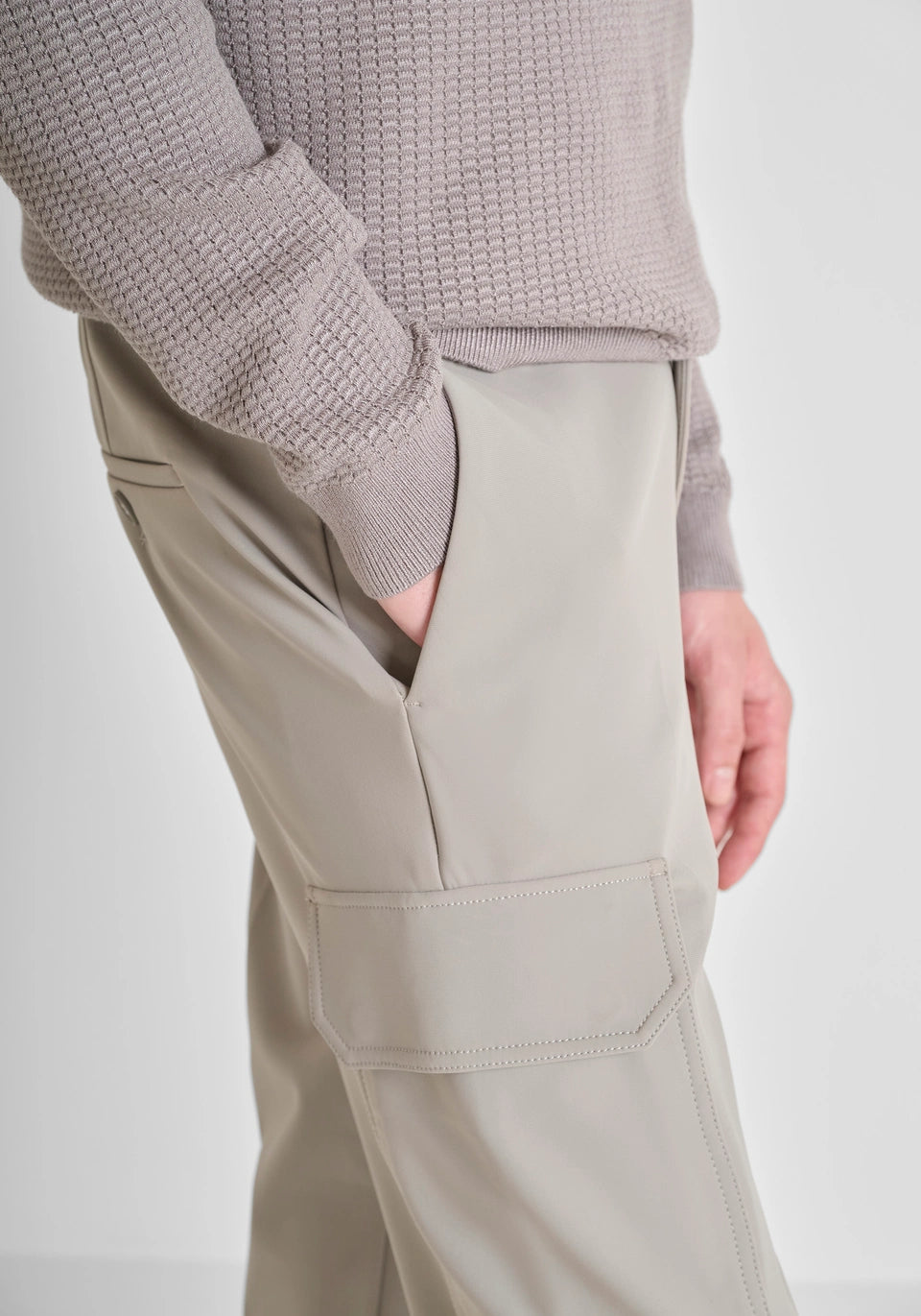 CALÇAS CINZENTAS COM BOLSOS LATERAIS ANTONY MORATO