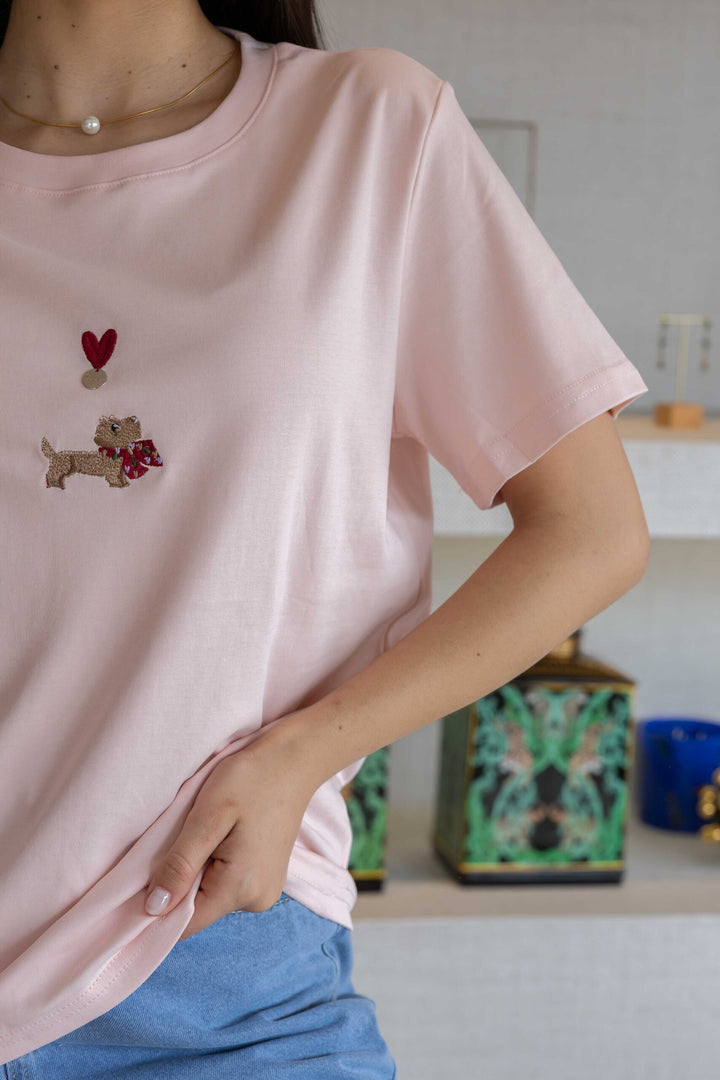 T-SHIRT ROSA COM BORDADO PONTO CHIC