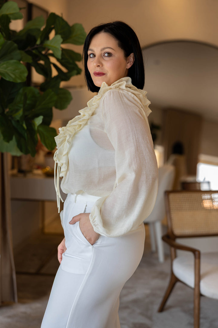 BLUSA AMARELA COM FOLHO PONTO CHIC
