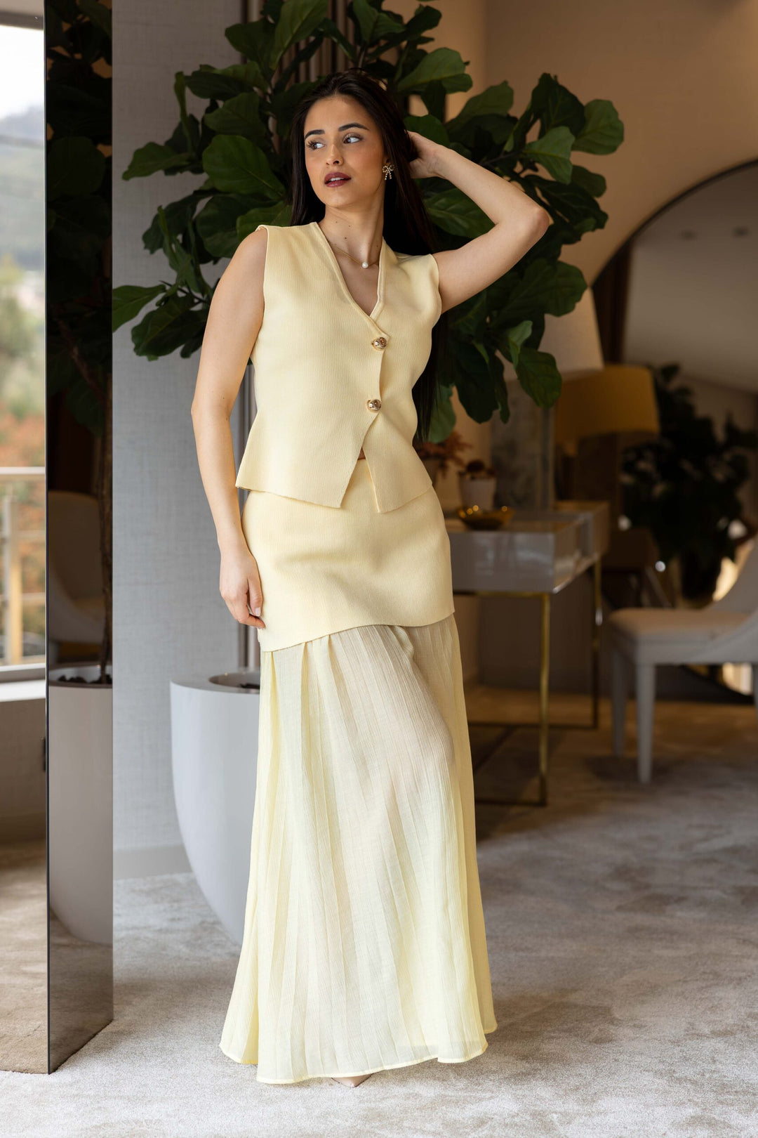 CONJUNTO AMARELO COLETE E SAIA