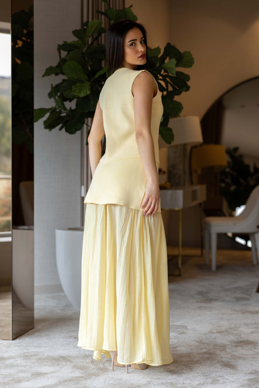CONJUNTO AMARELO COLETE E SAIA