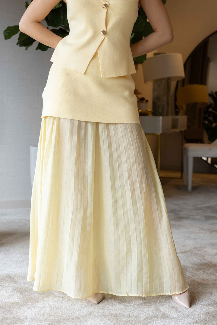 CONJUNTO AMARELO COLETE E SAIA
