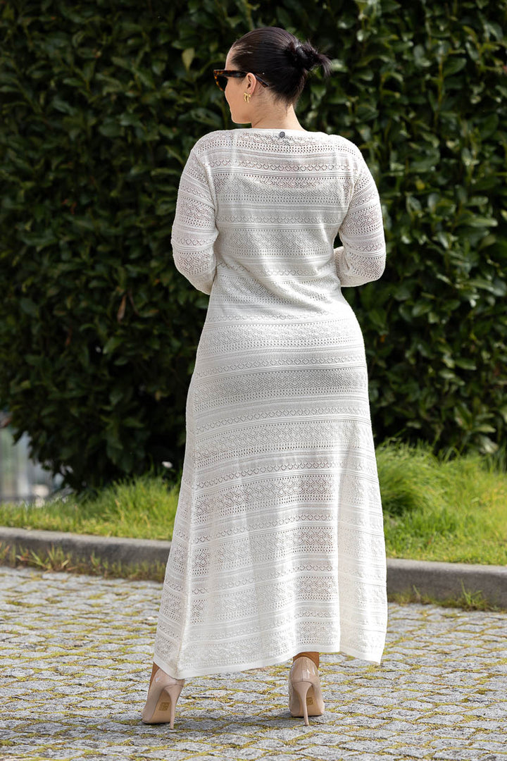 VESTIDO CRU COMPRIDO PERFURADO RUGA