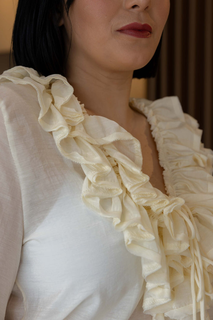 BLUSA AMARELA COM FOLHO PONTO CHIC