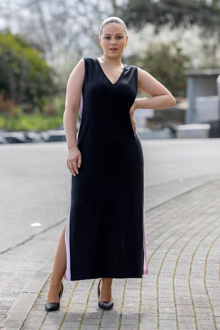 VESTIDO PRETO COM CONTRASTE RUGA