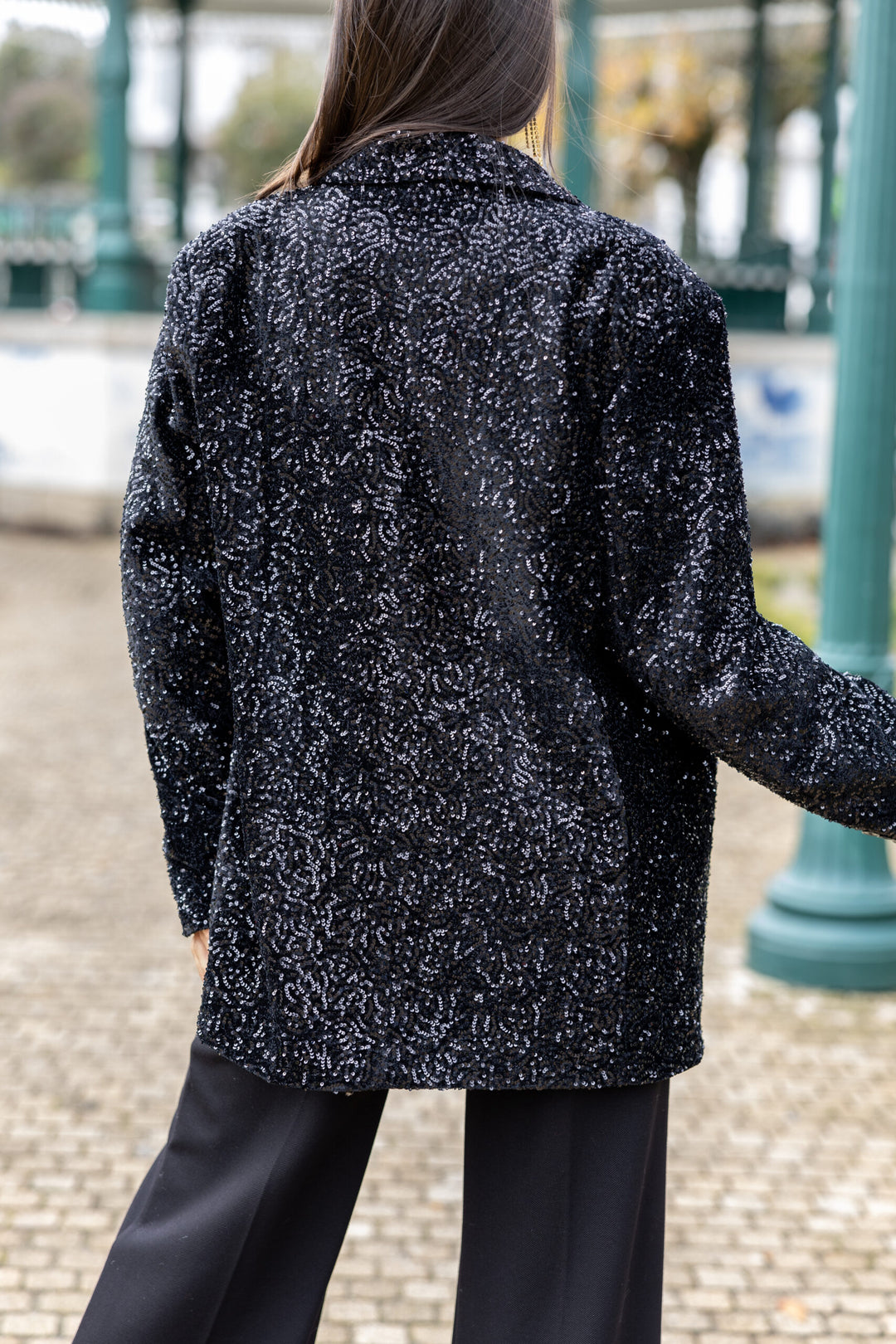 BLAZER PRETO COM BRILHO PONTO CHIC