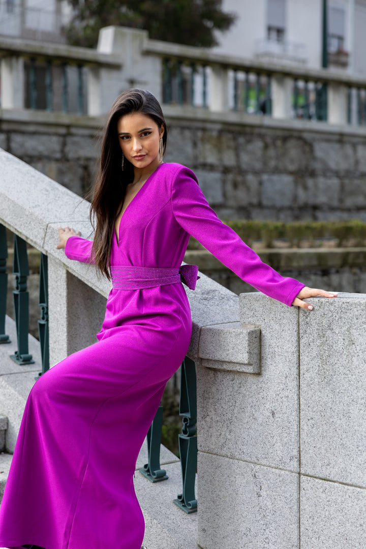 VESTIDO MIDI BERINGELA COM CINTO DE BRILHANTES LANÇA PERFUME