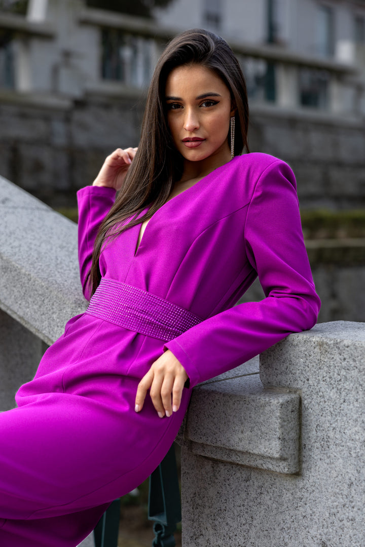VESTIDO MIDI BERINGELA COM CINTO DE BRILHANTES LANÇA PERFUME