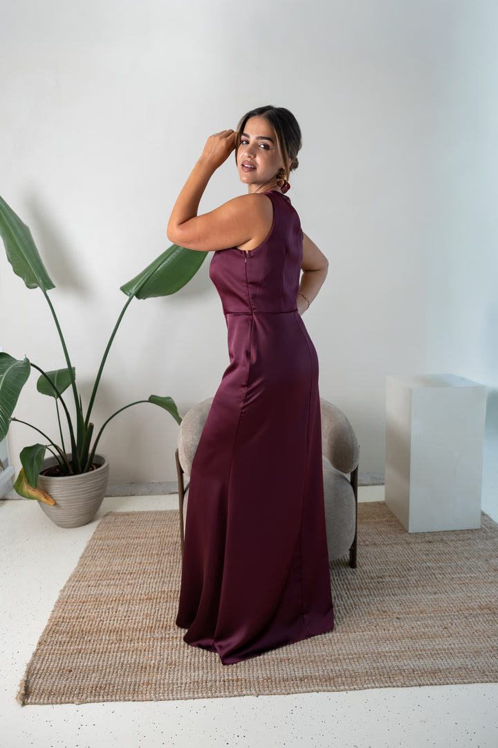 VESTIDO COMPRIDO BORDÔ COM RENDA RINASCIMENTO