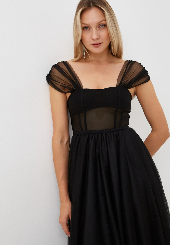 VESTIDO PRETO COMPRIDO EM TULE COM ALÇAS IMPERIAL