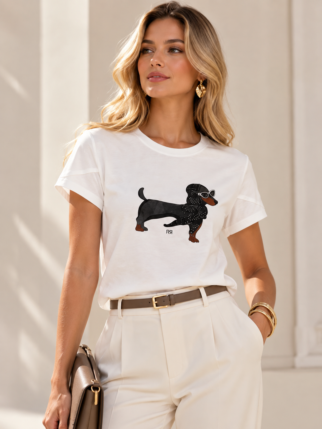 T-SHIRT BRANCA COM CÃO RINASCIMENTO