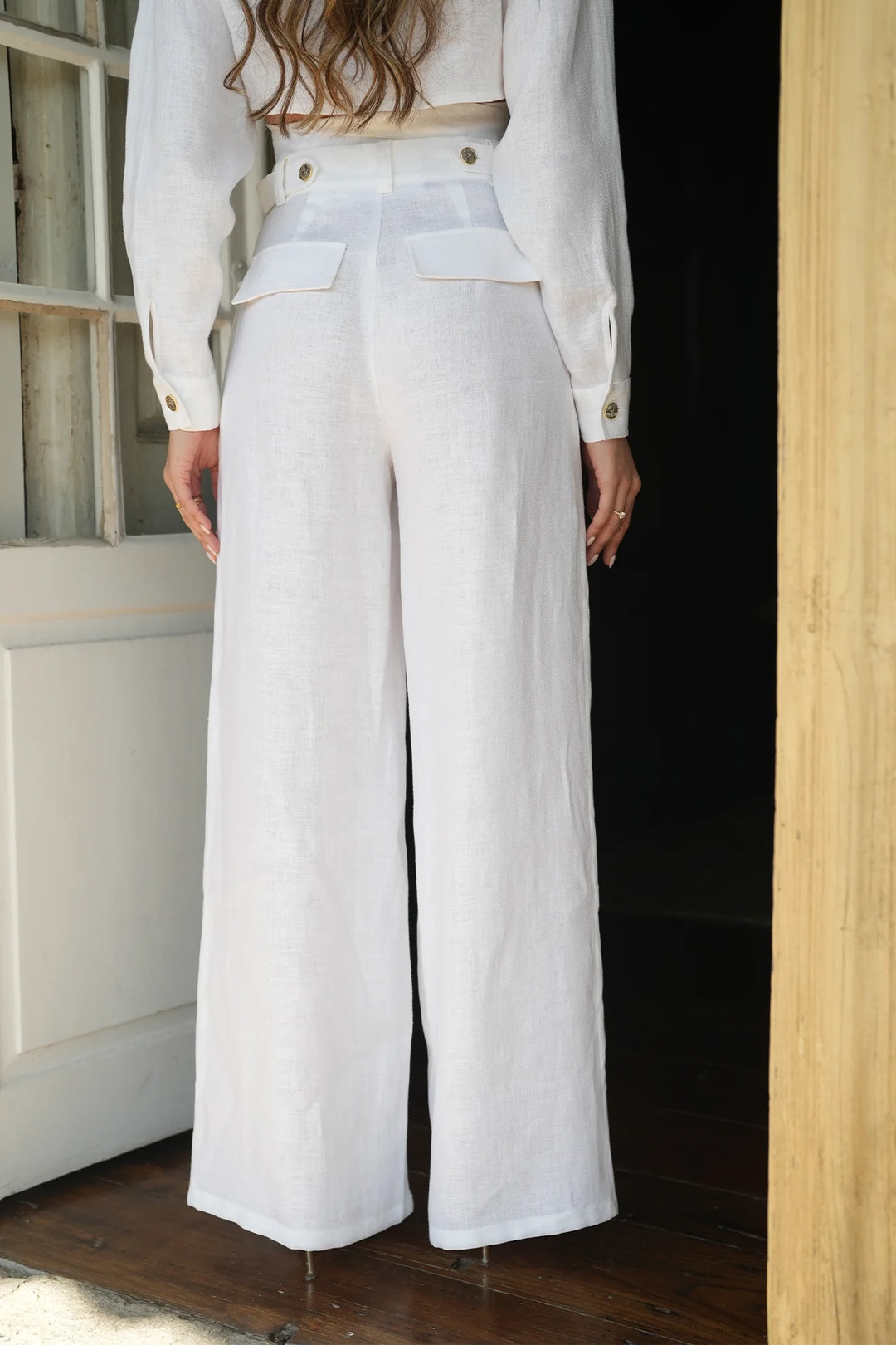 CALÇA LARGA EM LINHO BRANCO SAHOCO