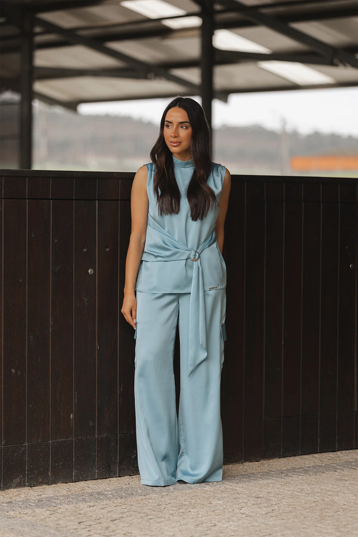 CALÇA AZUL COM BOLSOS CARGO SAHOCO