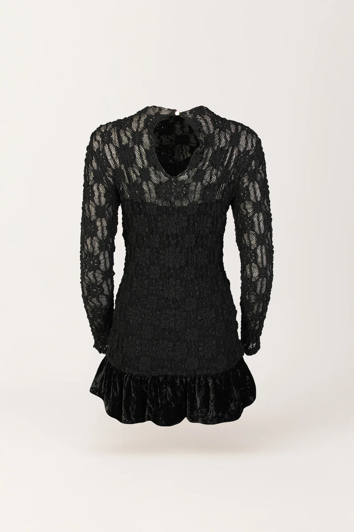 VESTIDO CURTO EM RENDA COM FOLHO EM VELUDO SAHOCO