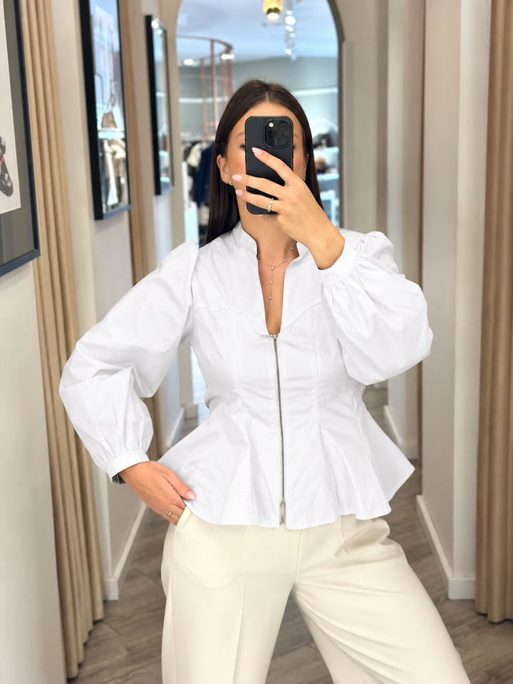 BLUSA BRANCA ESTRUTURADA COM FECHO E AJUSTE NAS COSTAS PONTO CHIC