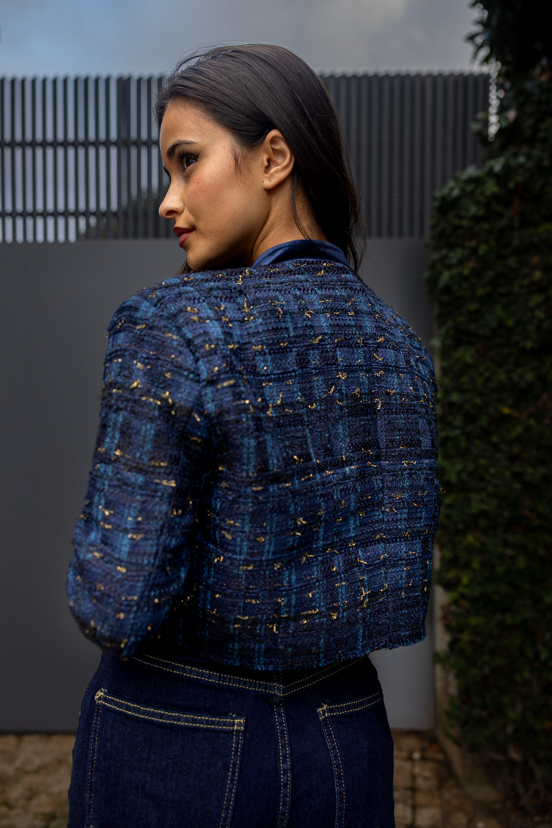 CASACO CURTO TWEED AZUL E CASTANHO PONTO CHIC