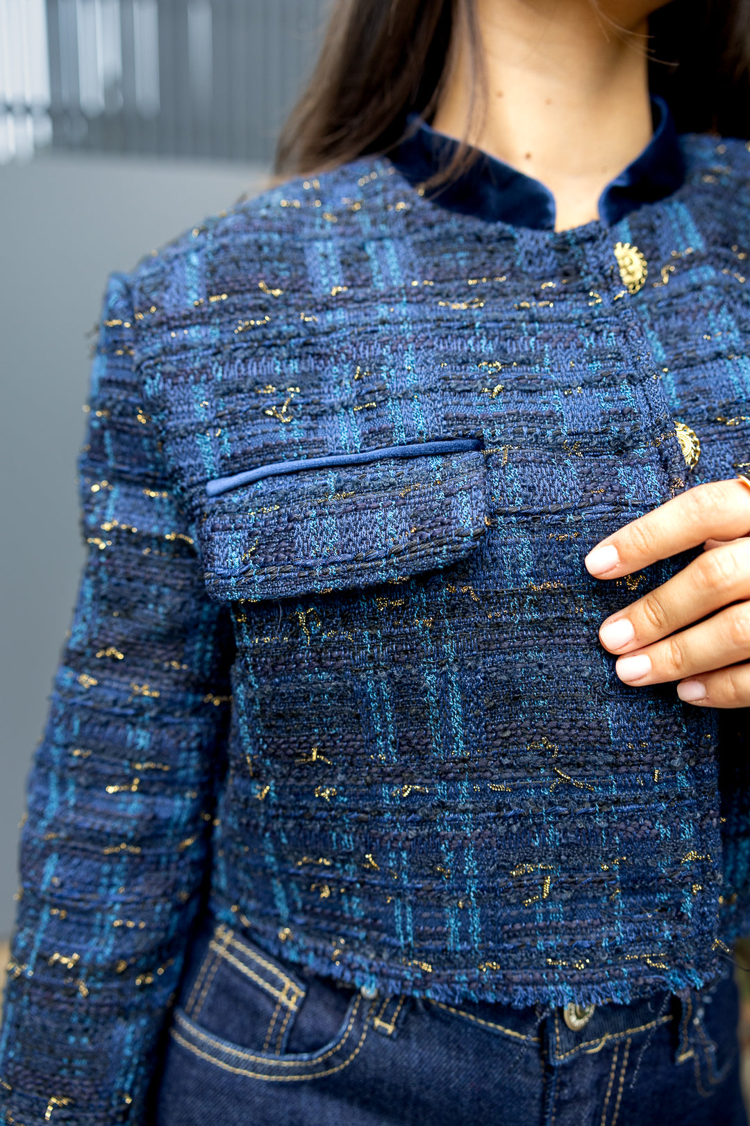 CASACO CURTO TWEED AZUL E CASTANHO PONTO CHIC