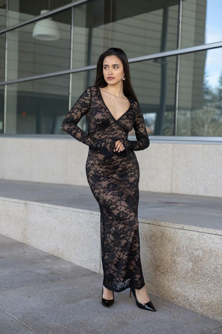 VESTIDO DE RENDA COM FLORES PONTO CHIC