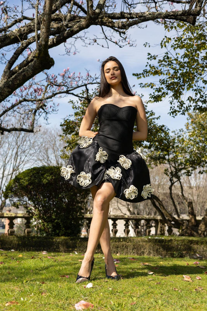 VESTIDO PRETO FLOR CAMELIA PONTO CHIC