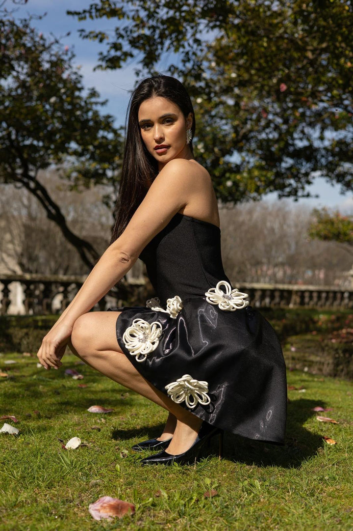 VESTIDO PRETO FLOR CAMELIA PONTO CHIC