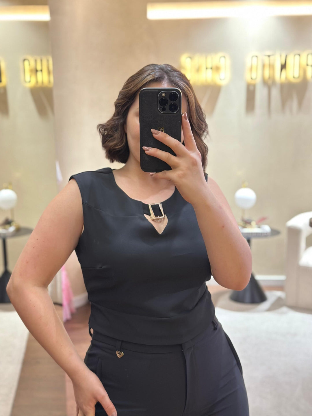 TOP PRETO COM FIVELA RINASCIMENTO