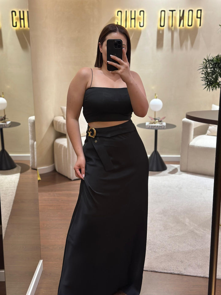 SAIA LONGA ACETINADO PRETO COM FIVELA GAELLE PARIS