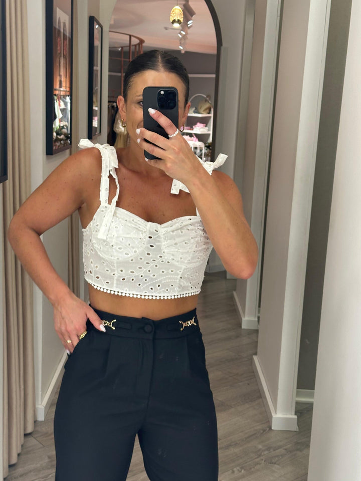 CALÇA PRETA COM FIVELA PONTO CHIC