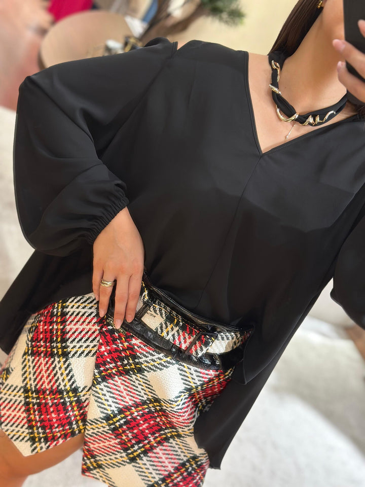 BLUSA PRETA FLUÍDA SAHOCO