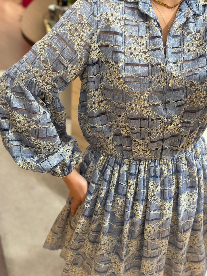 VESTIDO EM RENDA AZUL SAHOCO
