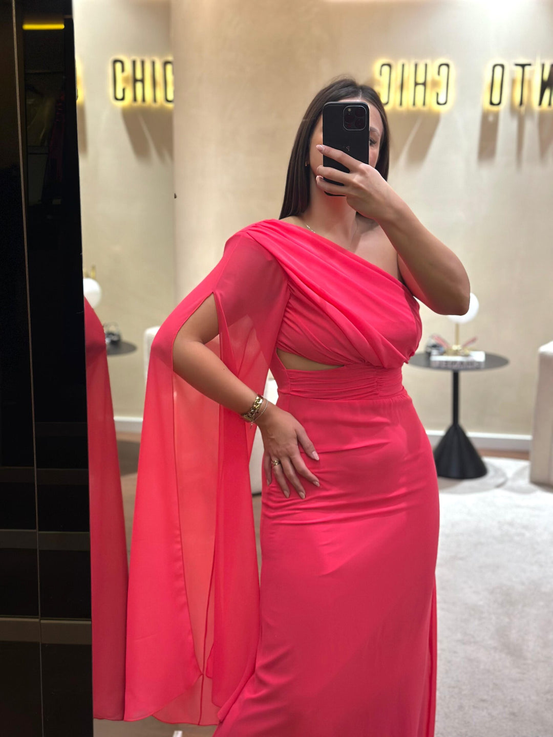 VESTIDO ROSA MANGA UNILATERAL PONTO CHIC