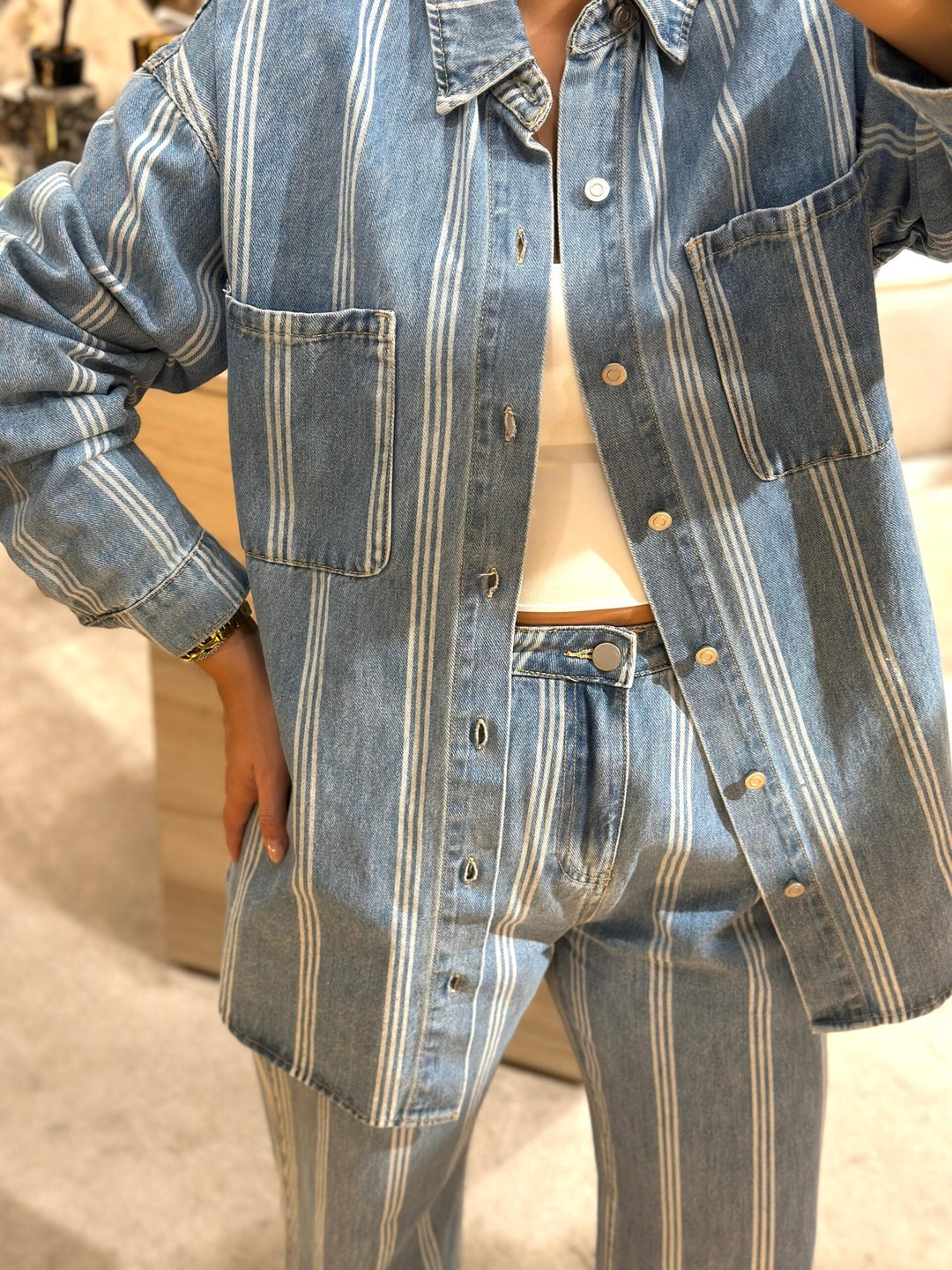 CALÇA DE GANGA COM RISCA ELEH