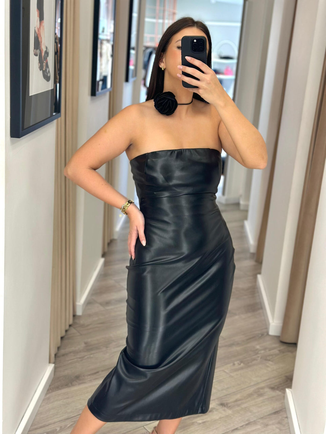 VESTIDO PRETO MIDI EM NAPA COM ALÇAS FINAS IMPERIAL