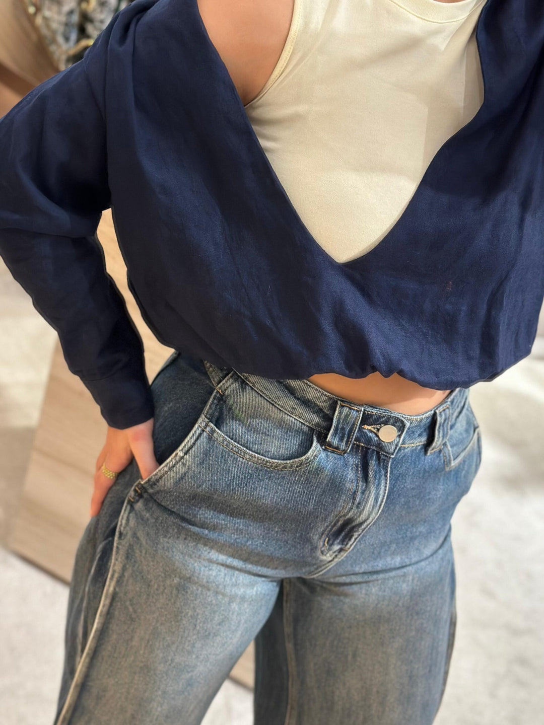 CALÇA DE GANGA RETA COM COSTURA LATERAL ELEH