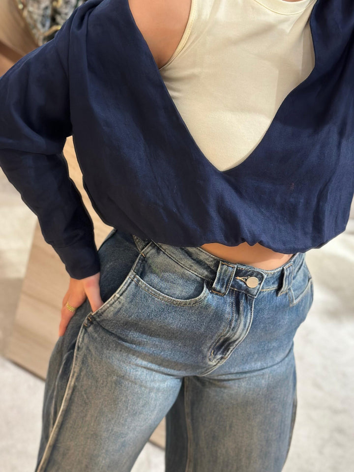 CALÇA DE GANGA RETA COM COSTURA LATERAL ELEH