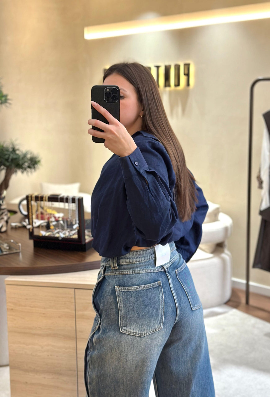 CALÇA DE GANGA RETA COM COSTURA LATERAL ELEH