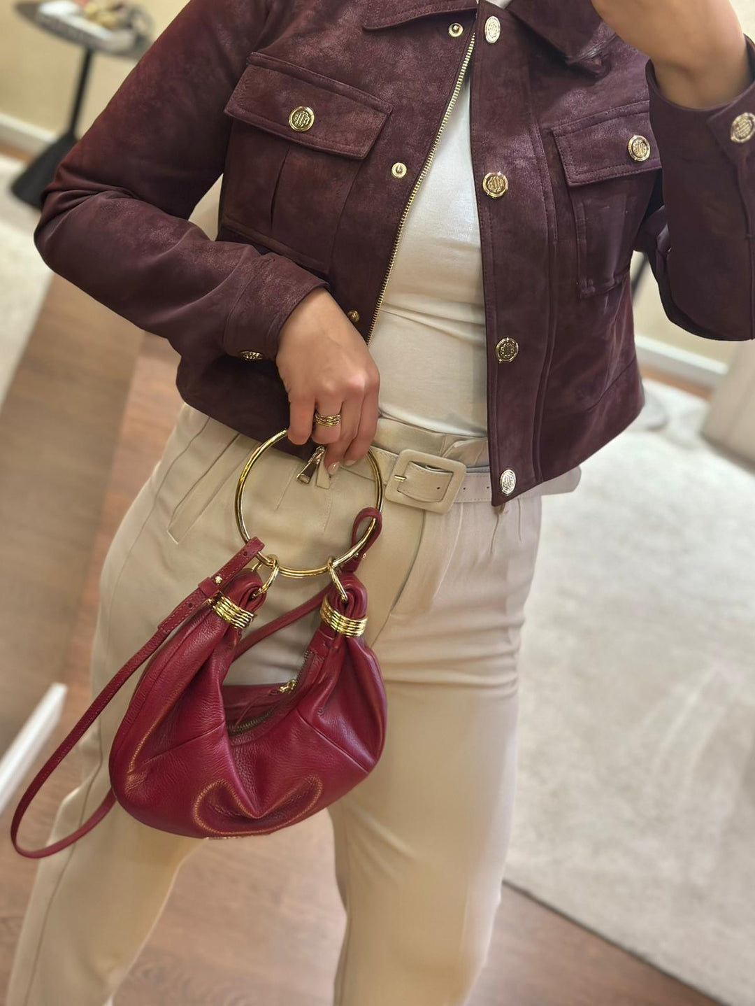 CASACO BORDEAUX COM BOLSOS E BOTÕES DOURADOS PONTO CHIC