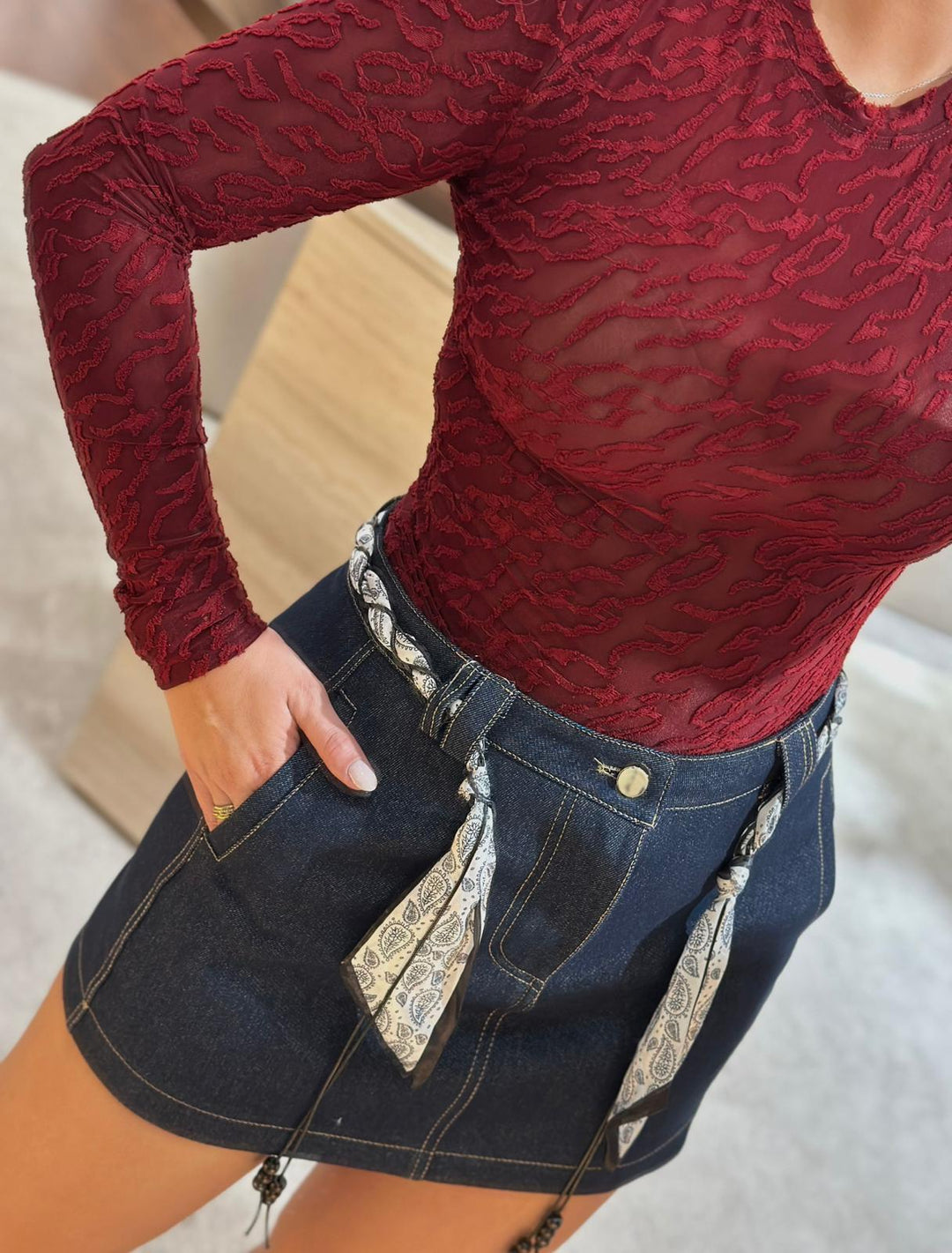 TOP BORDÔ TRANSPARENTE COM TEXTURA PONTO CHIC
