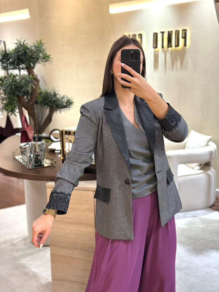BLAZER CINZA COM RENDA E NAPA RINASCIMENTO