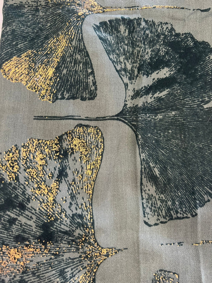 LENÇO VERDE COM ESTAMPA BOTÂNICA E BRILHO DOURADO PONTO CHIC