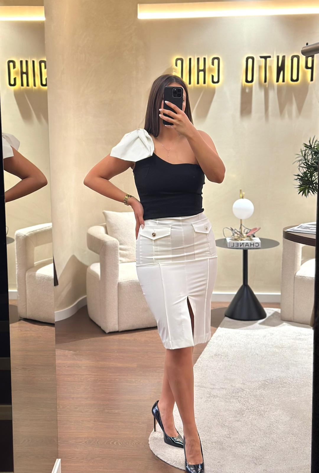 SAIA BRANCA COM BOLSOS FRONTÁIS RINASCIMENTO