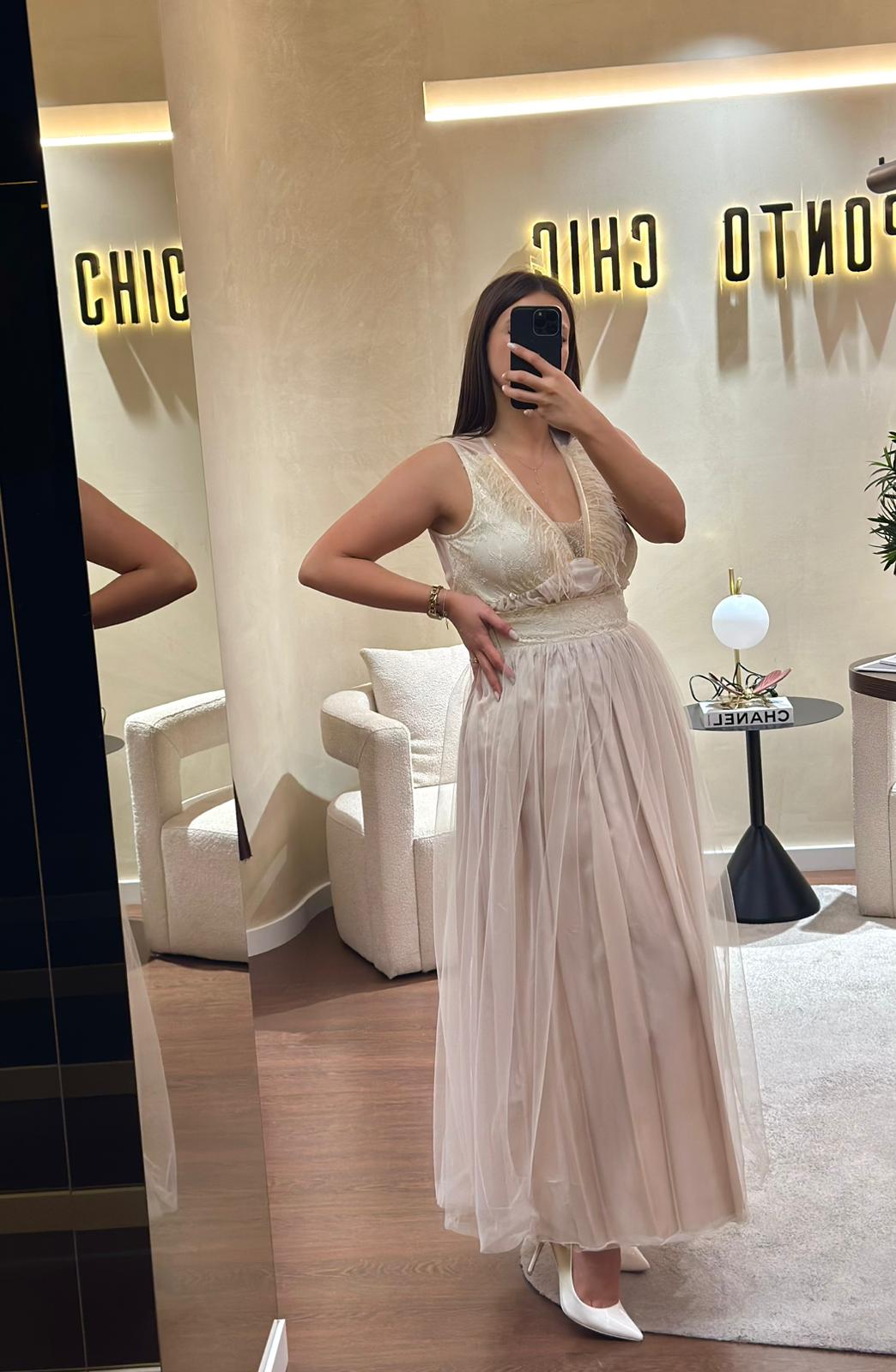 SAIA MIDI DE TULE BEGE COM RENDA RINASCIMENTO