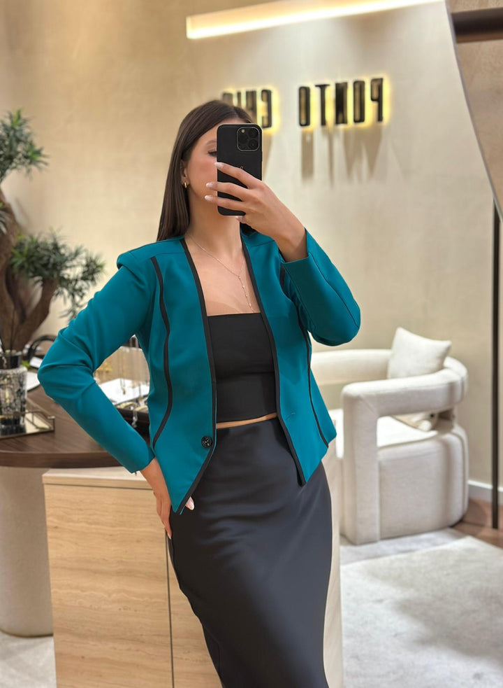 CASACO CURTO VERDE COM PERFIL PRETO RINASCIMENTO